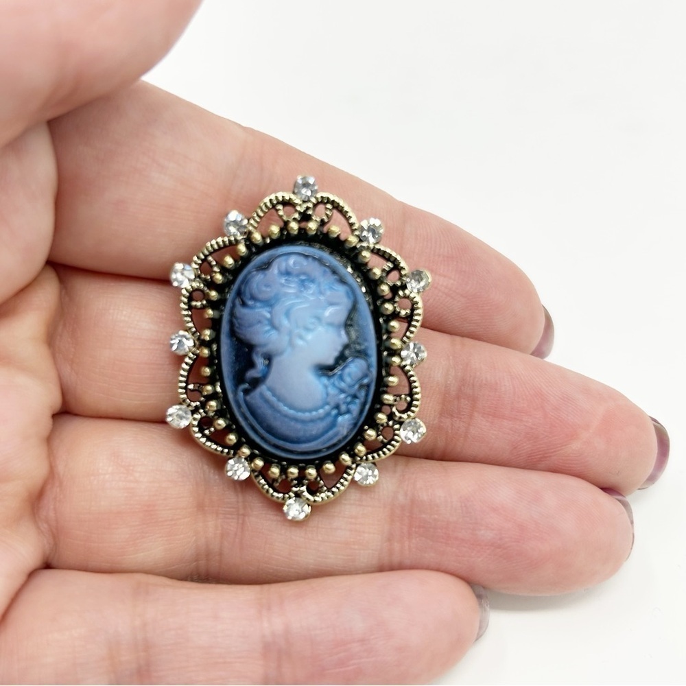 Vintage Style Victorian Blue Cameo Small Dainty Brooch Gold-Tone Rhinestones